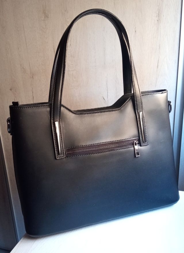 Bolso de piel, negro