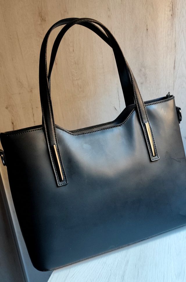 Bolso de piel, negro