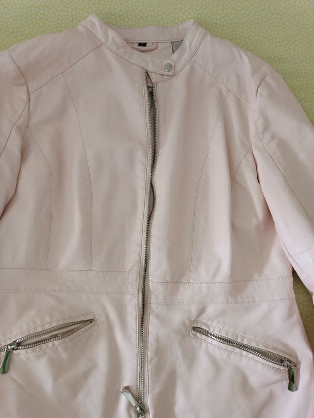 Chaqueta entallada polipiel