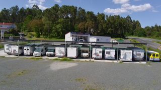 PLAZAS PARKING AUTOCARAVANAS/ BARCOS-LANCHAS