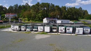 PLAZAS PARKING AUTOCARAVANAS/ BARCOS-LANCHAS