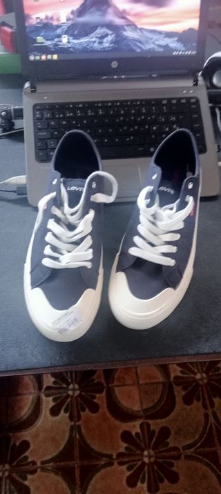 Bambas Levis straus