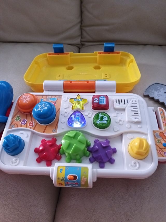 Caja de herramientas de juguete