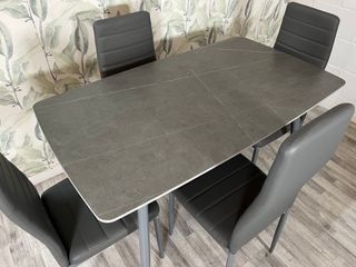 MESA + 4 SILLAS DE COMEDOR COLOR GRIS *DT-63*