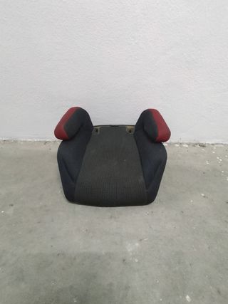 Cochecito de metal y regalo alzador