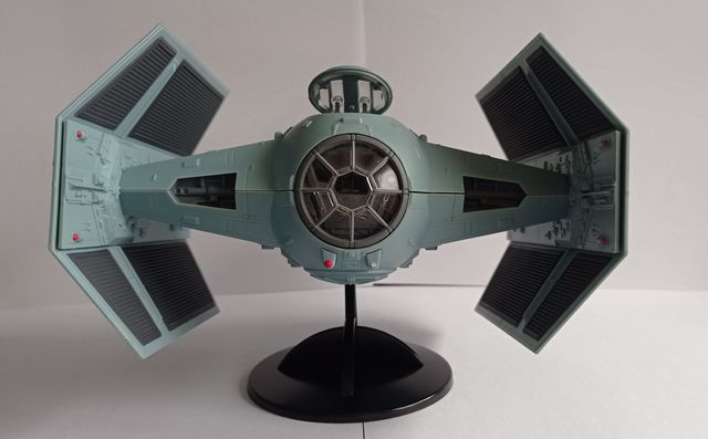 MAQUETA TIE FIGHTER DARTH VADER'S