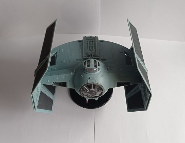 MAQUETA TIE FIGHTER DARTH VADER'S