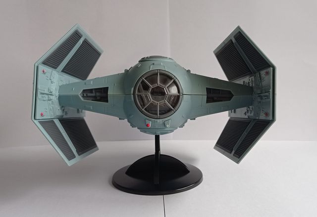 MAQUETA TIE FIGHTER DARTH VADER'S