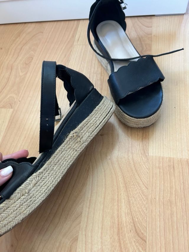 Sandalias de esparto negras