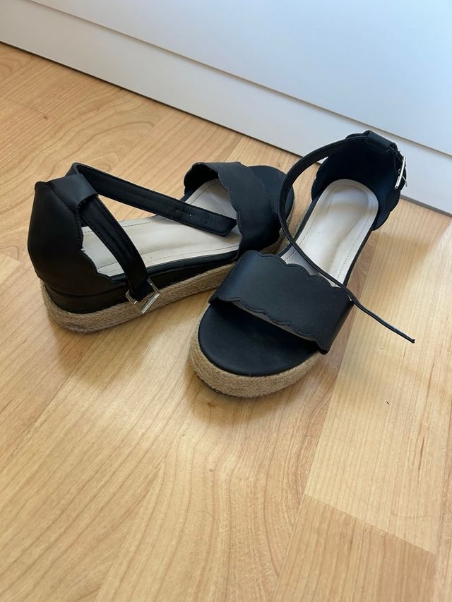 Sandalias de esparto negras