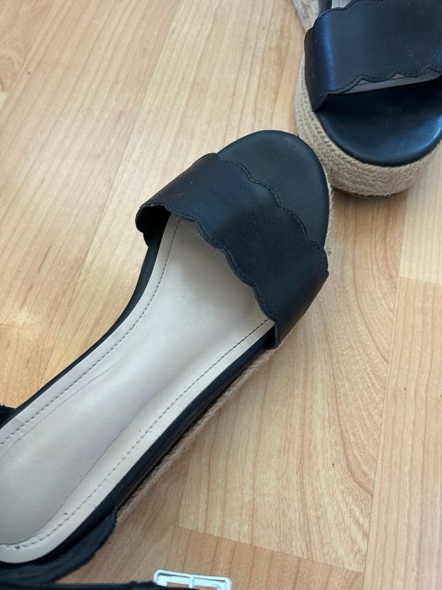 Sandalias de esparto negras