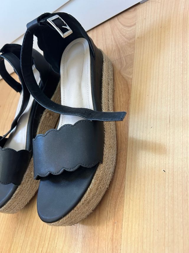 Sandalias de esparto negras