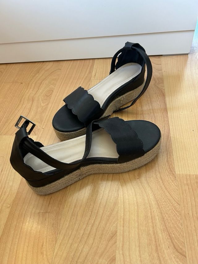 Sandalias de esparto negras