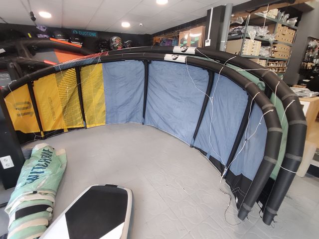 KITE CABRINHA SWITCHBLADE 10M 2022