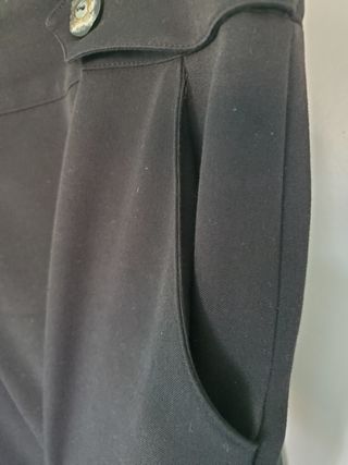 Falda de tubo midi con bolsillos