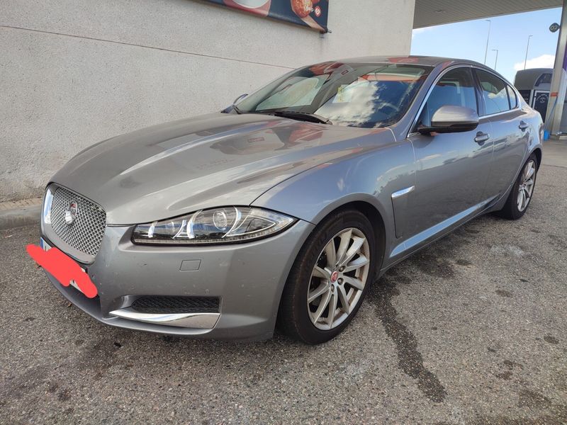 Jaguar XF 2014 - foto 1