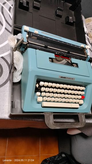 Maquina de escribir Olivetti Studio 46