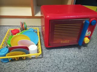 COCINITA DE JUGUETE Y ACCESORIOS VARIOS
