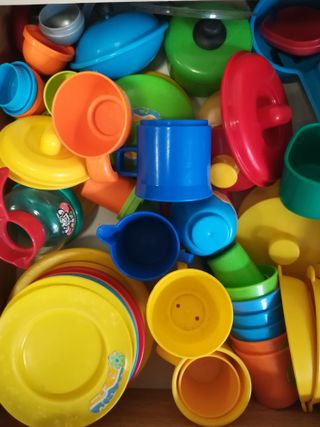 COCINITA DE JUGUETE Y ACCESORIOS VARIOS