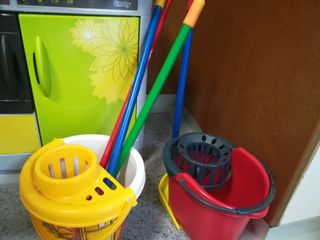 COCINITA DE JUGUETE Y ACCESORIOS VARIOS