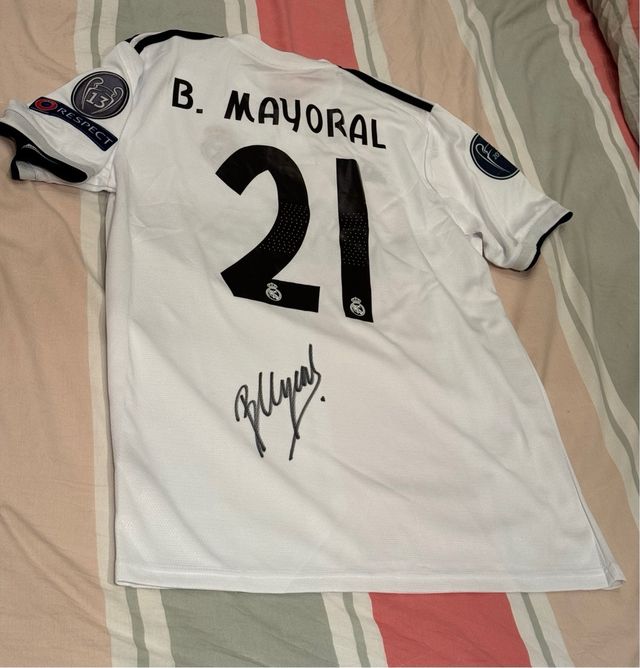 Pack 2 camisetas firmadas Llorente y Mayoral
