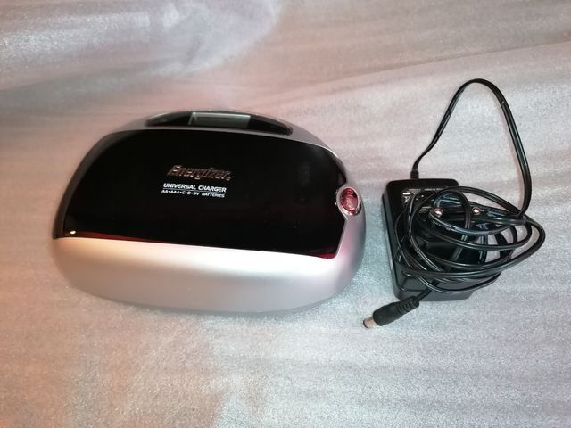 Caricabatterie universale