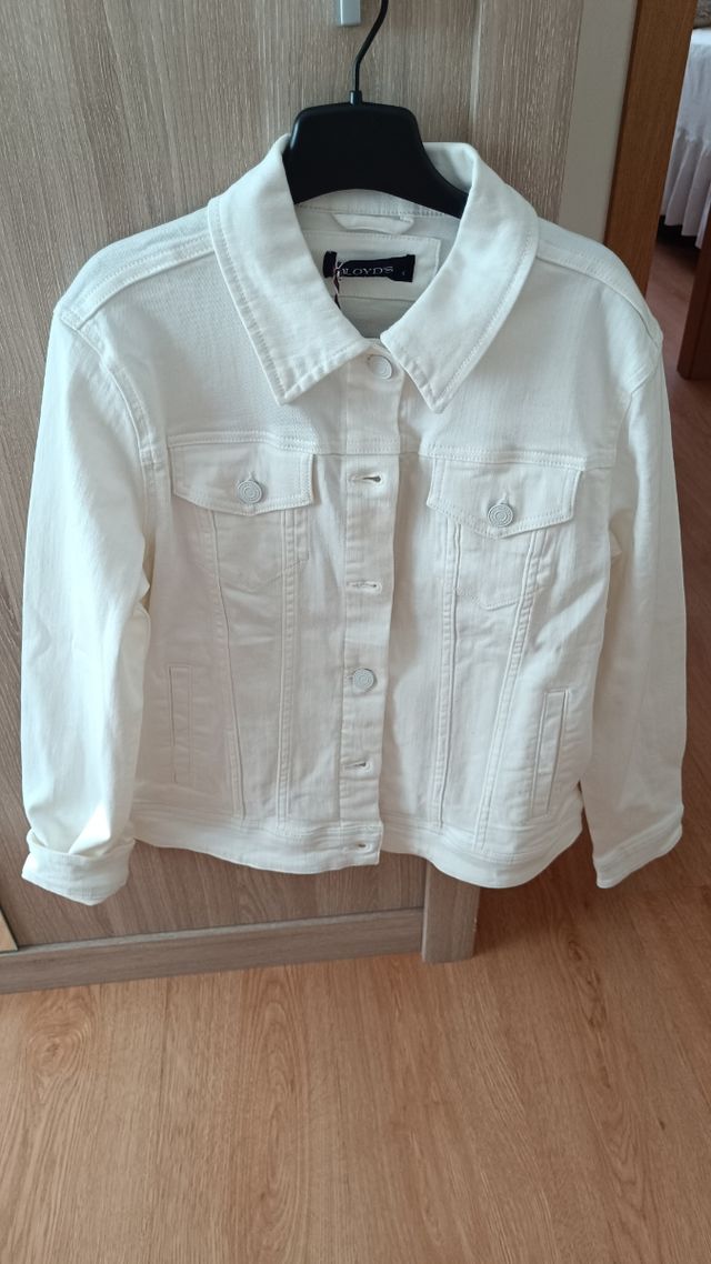 Cazadora chica vaquera.