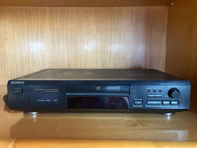 COMPACT DISK PLAYER SONY 