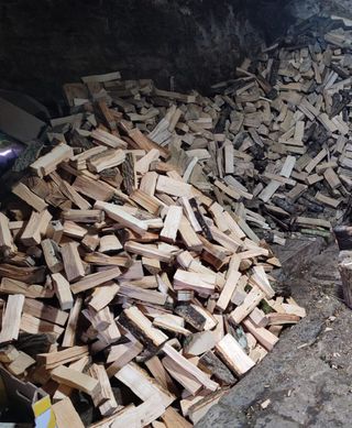 Astillado tronzado de leña