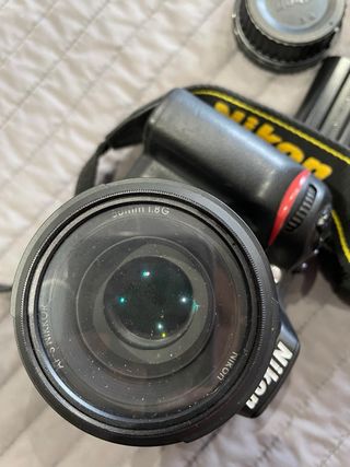 Camara Nikon D7100  con objetivo 50mm f:1.8