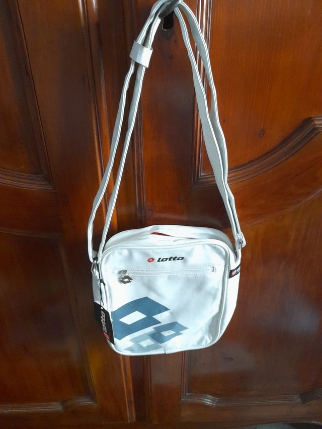 Borsello nuovo Lotto con cartellino