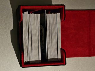 Deckbox + 150 cartas yugioh