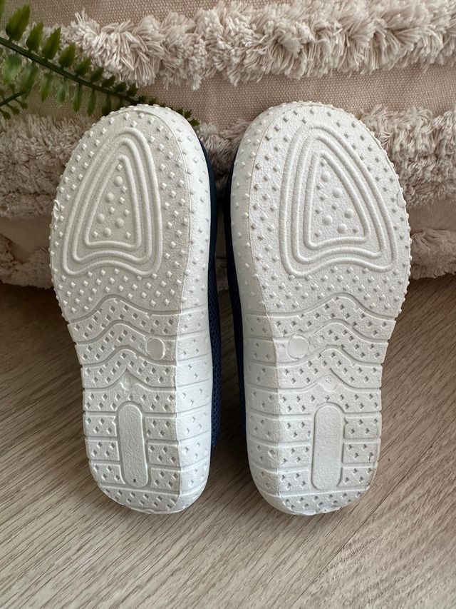 Zapatillas de agua niños en azul
