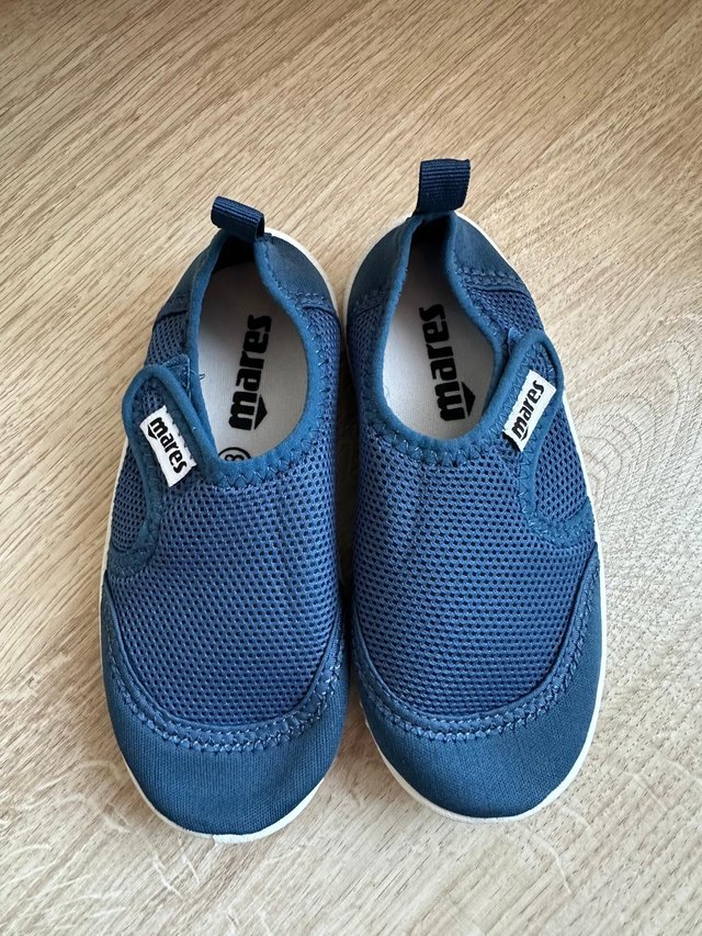 Zapatillas de agua niños en azul