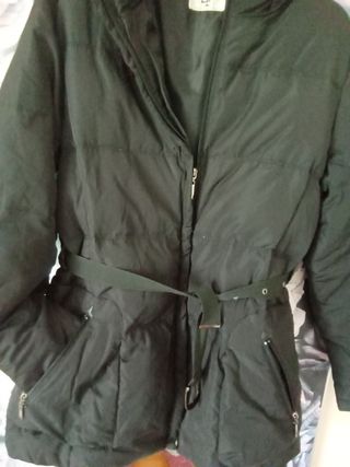 Cazadora de mujer negra