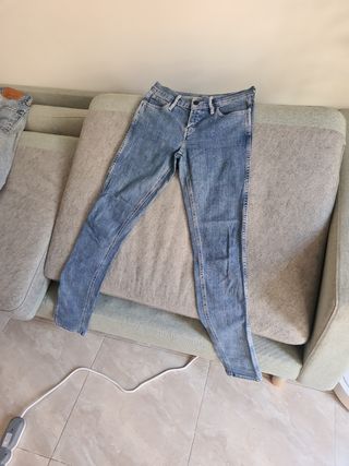 Pantalon levis