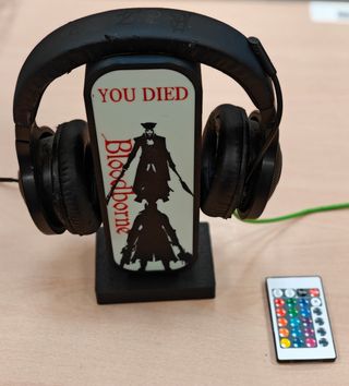 Soporte casco lampara LED Bloodborne