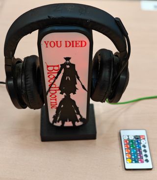 Soporte casco lampara LED Bloodborne