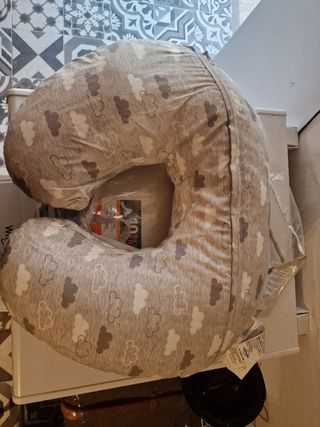 Cojin de lactancia Chicco + bolsa