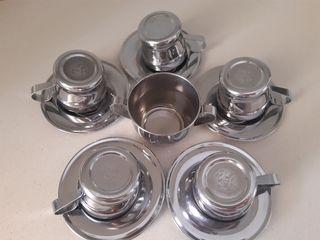 Servizio 5 tazzine caffè e zuccheriera.