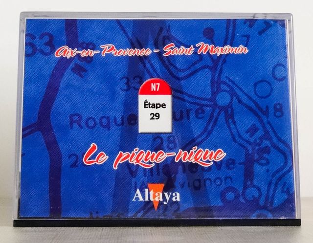 La route bleue 1/43 La Renault Ondine