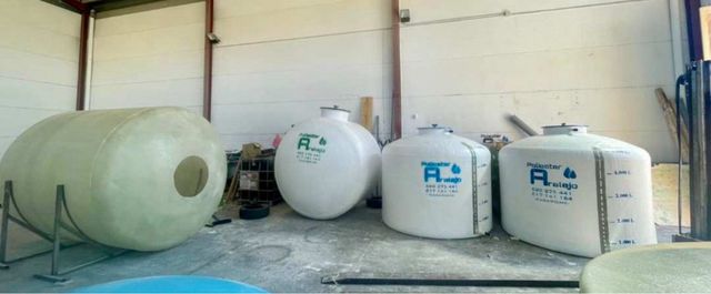 DEPOSITOS DE FIBRA DE POLIESTER