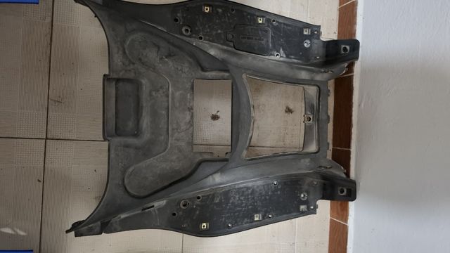 Tapa inferior kimco xciting 250 o 500cc