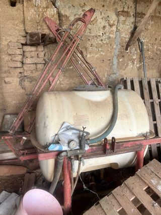 VARIOS APEROS AGRICOLA