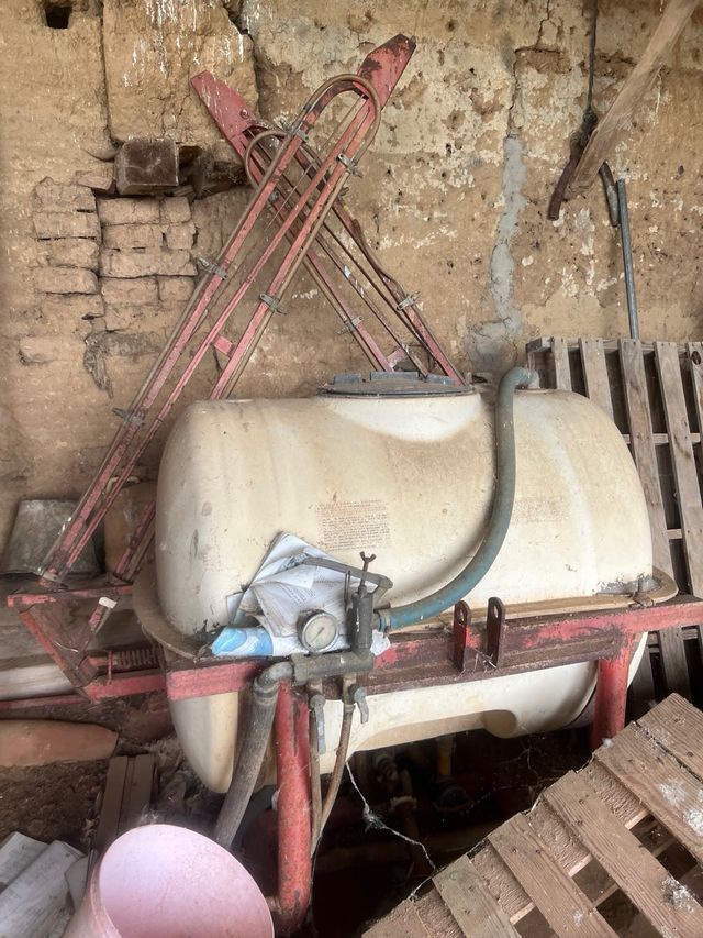 VARIOS APEROS AGRICOLA