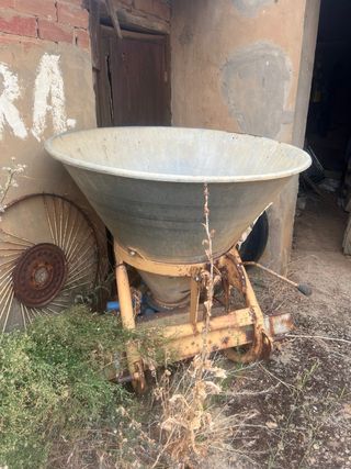 VARIOS APEROS AGRICOLA