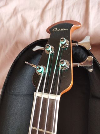 Bajo acústico Ovation