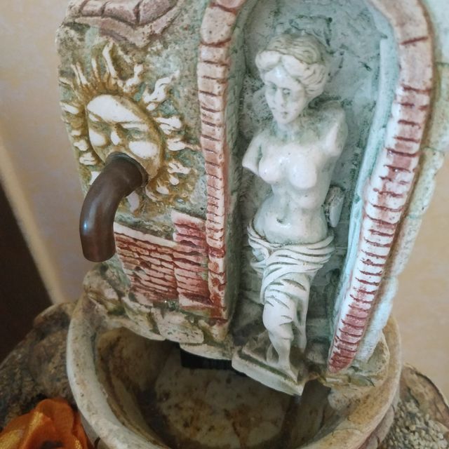 Piccola fontana ornamentale