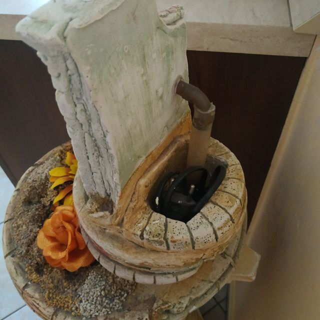 Piccola fontana ornamentale