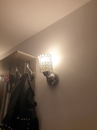 2 lámparas y 2 apliques de pared